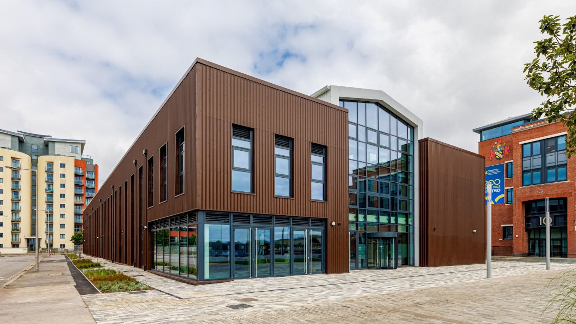 Matrics Arloesi, Abertawe